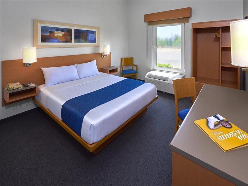 ซิตี้ เอ็กซ์เพรส เรย์โนซา Hotel ภายนอก รูปภาพ