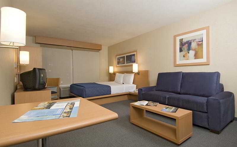 ซิตี้ เอ็กซ์เพรส เรย์โนซา Hotel ภายนอก รูปภาพ