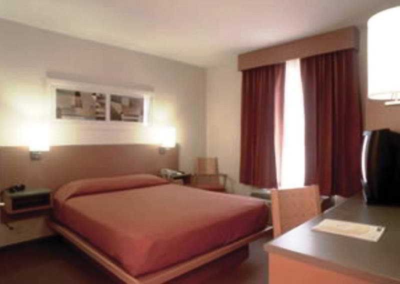 ซิตี้ เอ็กซ์เพรส เรย์โนซา Hotel ภายนอก รูปภาพ