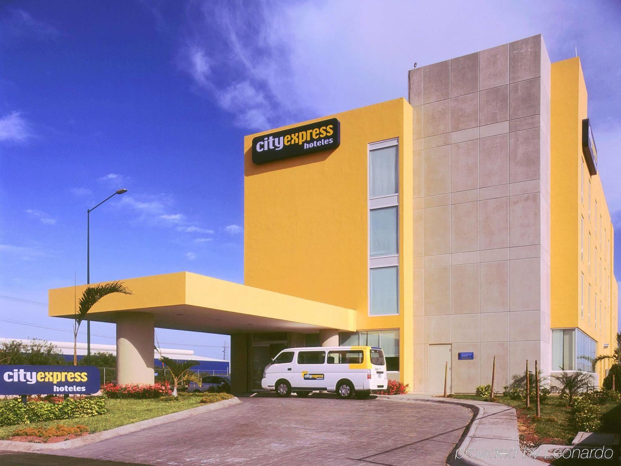ซิตี้ เอ็กซ์เพรส เรย์โนซา Hotel ภายนอก รูปภาพ